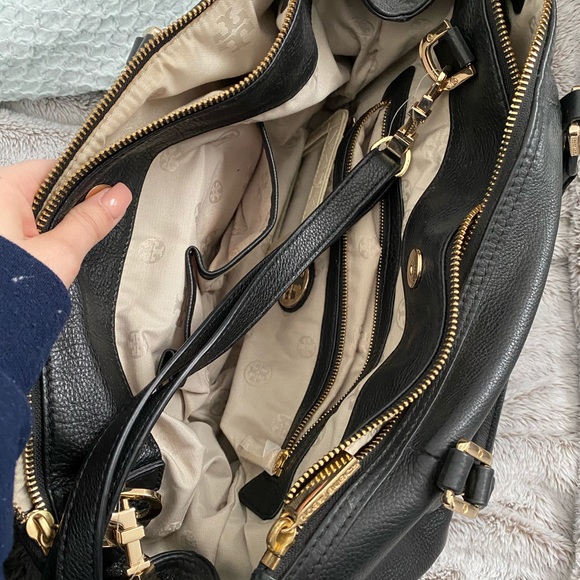Tory Burch bag worn for a year - Picture 6 of 7